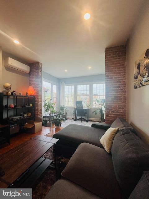 2807 N Calvert St in Baltimore, MD - Building Photo - Building Photo