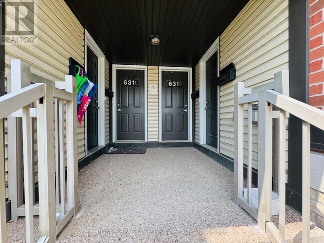 631 Chapman Mills Dr in Ottawa, ON - Building Photo - Building Photo