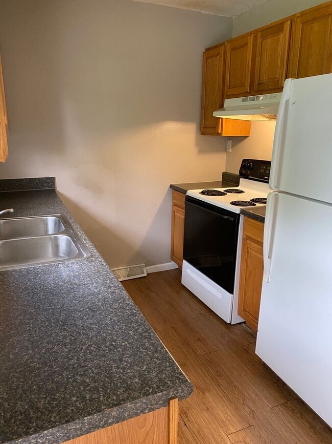 property at 501 W Mauller Rd