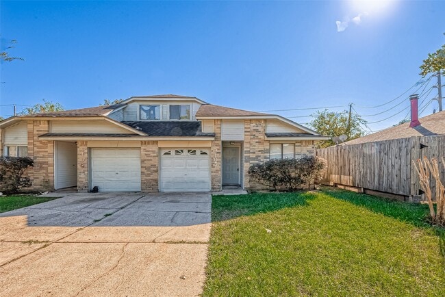 5105 Beaver Hollow Dr in Houston, TX - Building Photo - Building Photo