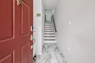 458 Buffalo Ct in West New York, NJ - Building Photo - Building Photo