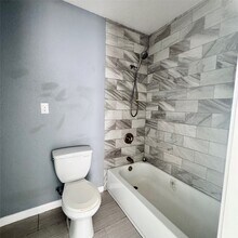 116 E Jack Ave in Baytown, TX - Building Photo - Building Photo