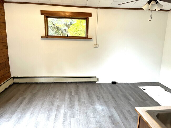 733 Pennsylvania Ave, Unit 3 in Erie, PA - Building Photo - Building Photo