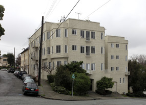 Carroll Manor in Oakland, CA - Building Photo