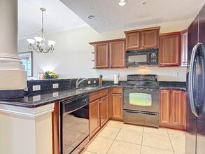 13941 Clubhouse Dr in Tampa, FL - Building Photo - Building Photo