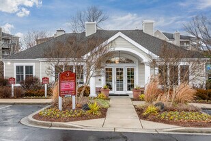 Stonehaven Apartments in Columbia, MD - Building Photo