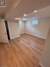 26 Terrance Dr in Brantford, ON - Building Photo - Building Photo