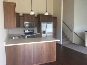 923 Eaglewood Ave in West Fargo, ND - Building Photo - Building Photo
