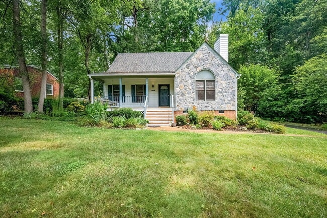 property at 6608 Wexford Ln
