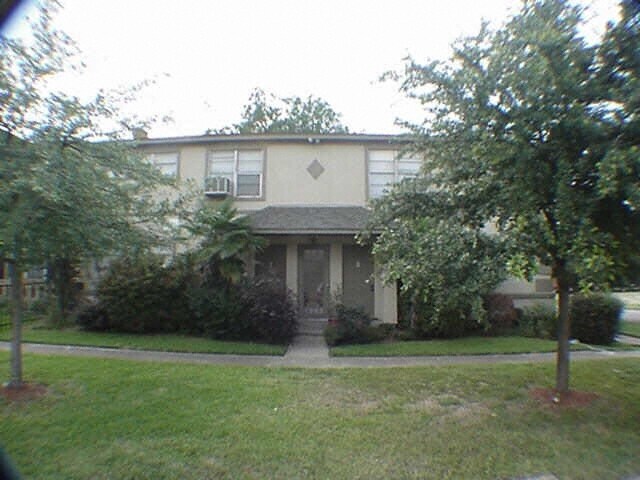 4002 Chartres St in Houston, TX - Foto de edificio