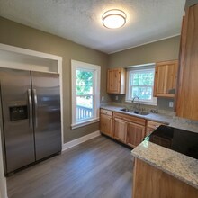 904 Yellowstone Rd in Cleveland Heights, OH - Building Photo - Building Photo