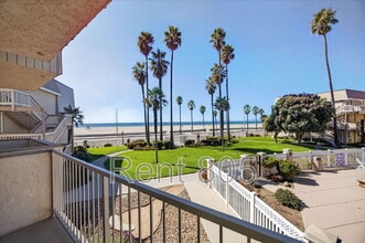 334 Surfside Dr in Port Hueneme, CA - Building Photo - Building Photo