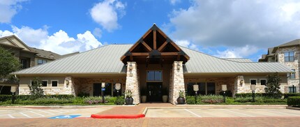 Camden Yorktown in Houston, TX - Building Photo - Building Photo