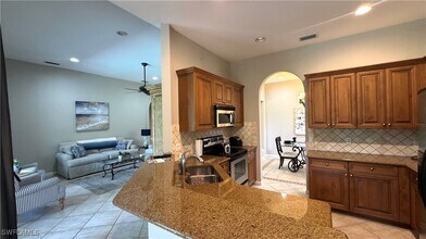 22171 Longleaf Trail Dr in Bonita Springs, FL - Foto de edificio - Building Photo