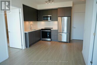 25 Holly St in Toronto, ON - Building Photo - Building Photo