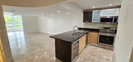 3745 NE 171 St in North Miami Beach, FL - Building Photo - Building Photo