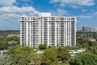 Towers of Quayside I in Miami, FL - Building Photo - Building Photo