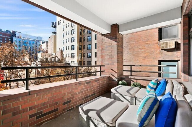 124 E 79th St in New York, NY - Building Photo - Building Photo