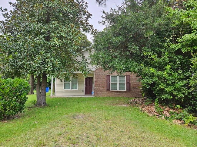 property at 601 Roxie Ave