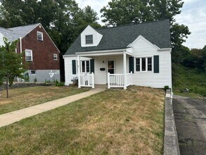 4813 Clover Ln in West Mifflin, PA - Building Photo - Building Photo