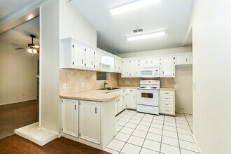 6802 Frankford Ave in Lubbock, TX - Building Photo - Building Photo