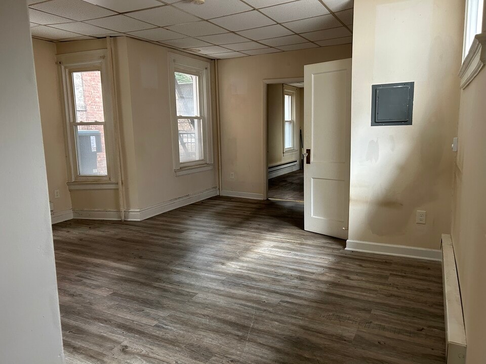 940 Broad St, Unit Studio in Newark, NJ - Foto de edificio