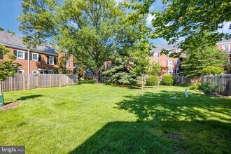 3047 S Columbus St in Arlington, VA - Building Photo - Building Photo