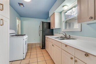 4022 Baker Ave in Dallas, TX - Building Photo - Building Photo