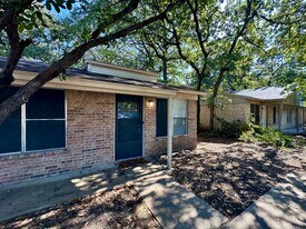 629 McQueary St in Arlington, TX - Building Photo