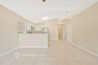 6561 Redwood Oaks Dr in Orlando, FL - Foto de edificio - Building Photo