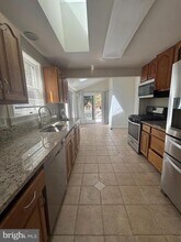 1240 Kensington Rd in McLean, VA - Foto de edificio - Building Photo