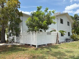 7738 Tamara Lee Ct in Ft. Myers, FL - Building Photo