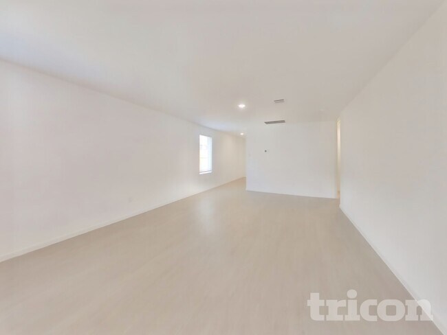 3060 Dawn Sound Dr in Park Row, TX - Foto de edificio - Building Photo