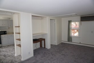 12 Union St in Franklin Township, NJ - Building Photo - Building Photo