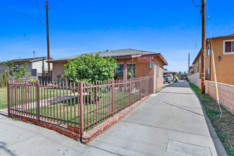 5239 Clara St in Cudahy, CA - Building Photo - Building Photo