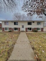 2216 Piper Pl in Burlington, IA - Building Photo