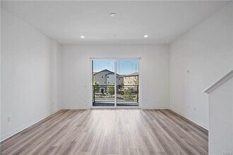 1059 Cadence in Irvine, CA - Building Photo - Building Photo