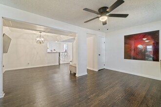 972 Estes Dr SW in Atlanta, GA - Building Photo - Building Photo