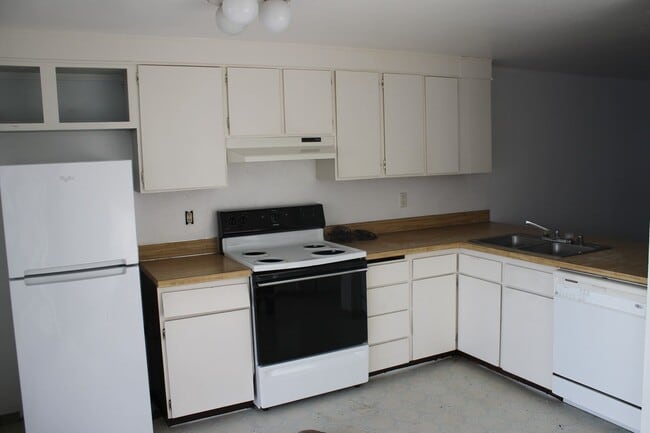 1820B4 Larch St in Kodiak, AK - Building Photo - Building Photo