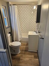 1014 Indiana Ave in Glassport, PA - Foto de edificio - Building Photo