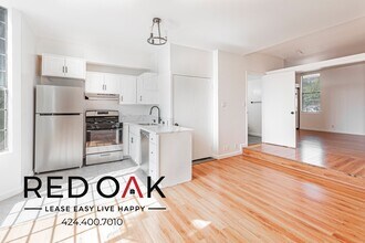 10304 Tujunga Canyon Blvd in Los Angeles, CA - Foto de edificio - Building Photo