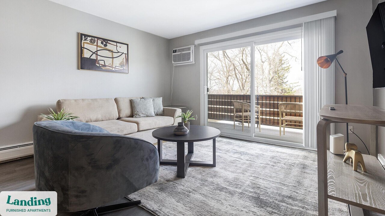 2572 Carpenter Rd in Ann Arbor, MI - Building Photo