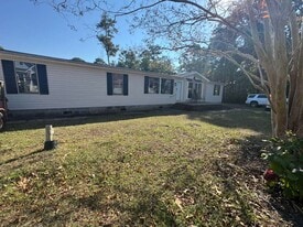 113 Briggs St in Jarvisburg, NC - Building Photo