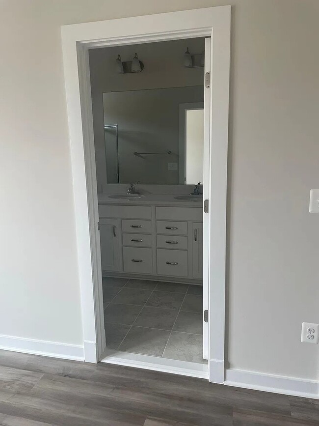 property at 124 Kinross Ln