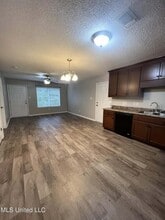 4 Ivy Cove in McHenry, MS - Building Photo - Building Photo