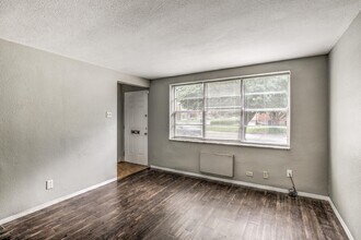 1030 Wild Cherry Ln-Unit -1 in University City, MO - Building Photo - Building Photo