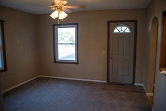 606 E 7th St in McCook, NE - Foto de edificio - Building Photo