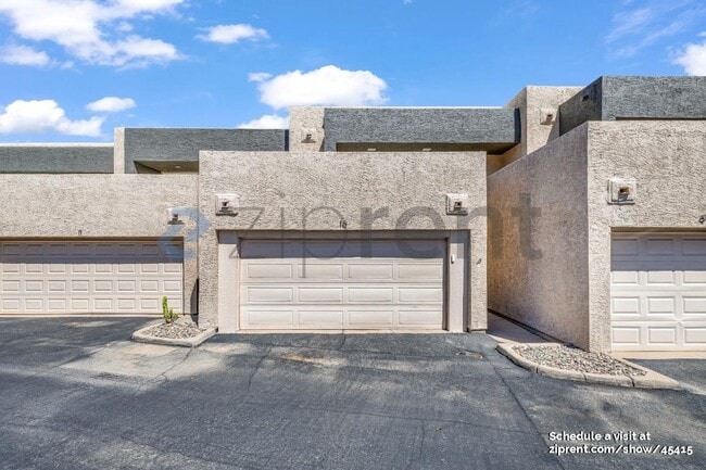 3030 Hayden Rd in Scottsdale, AZ - Building Photo - Building Photo