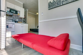 3700 Collins Ave in Miami, FL - Building Photo - Building Photo