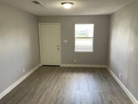 7823 Glass St photo'